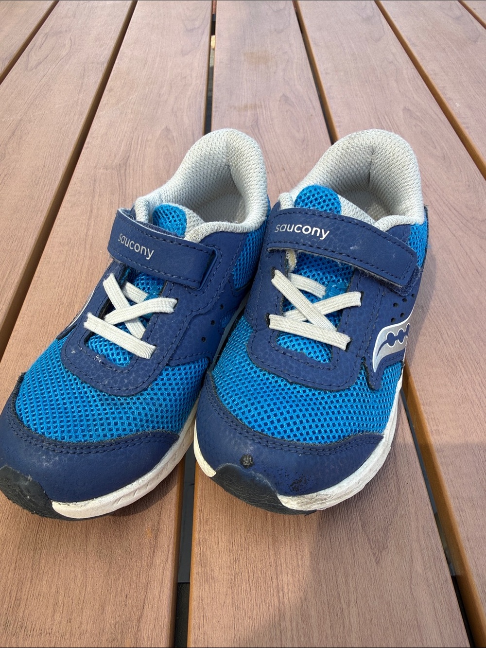Saucony Kids Blue and Navy Mesh Sneakers. 10w.
